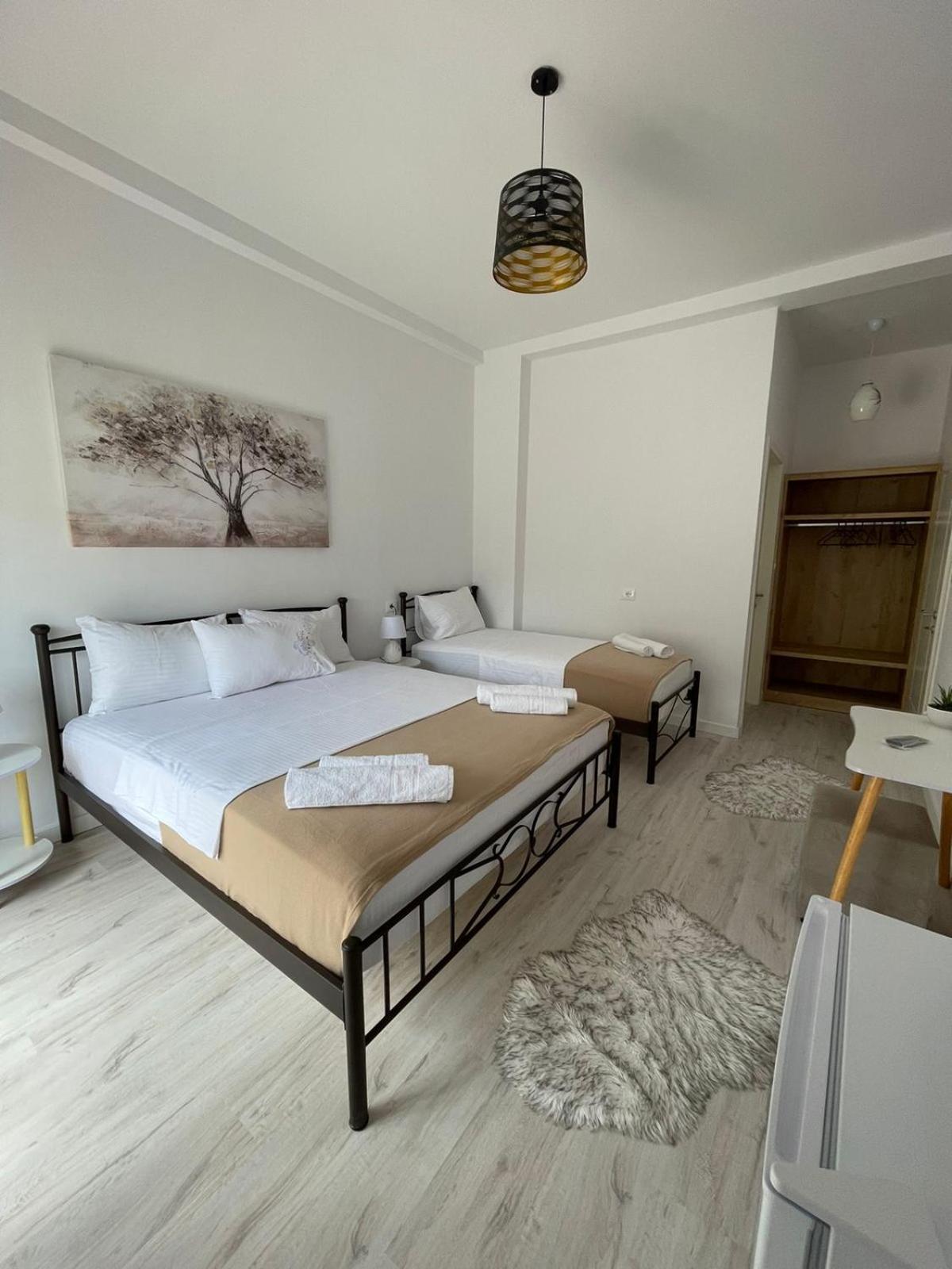 Ilvi Guesthouse Gjirokastër Eksteriør billede