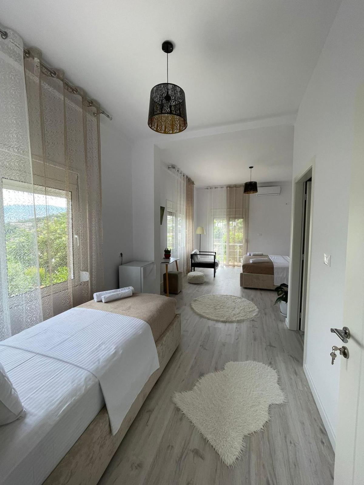 Ilvi Guesthouse Gjirokastër Eksteriør billede