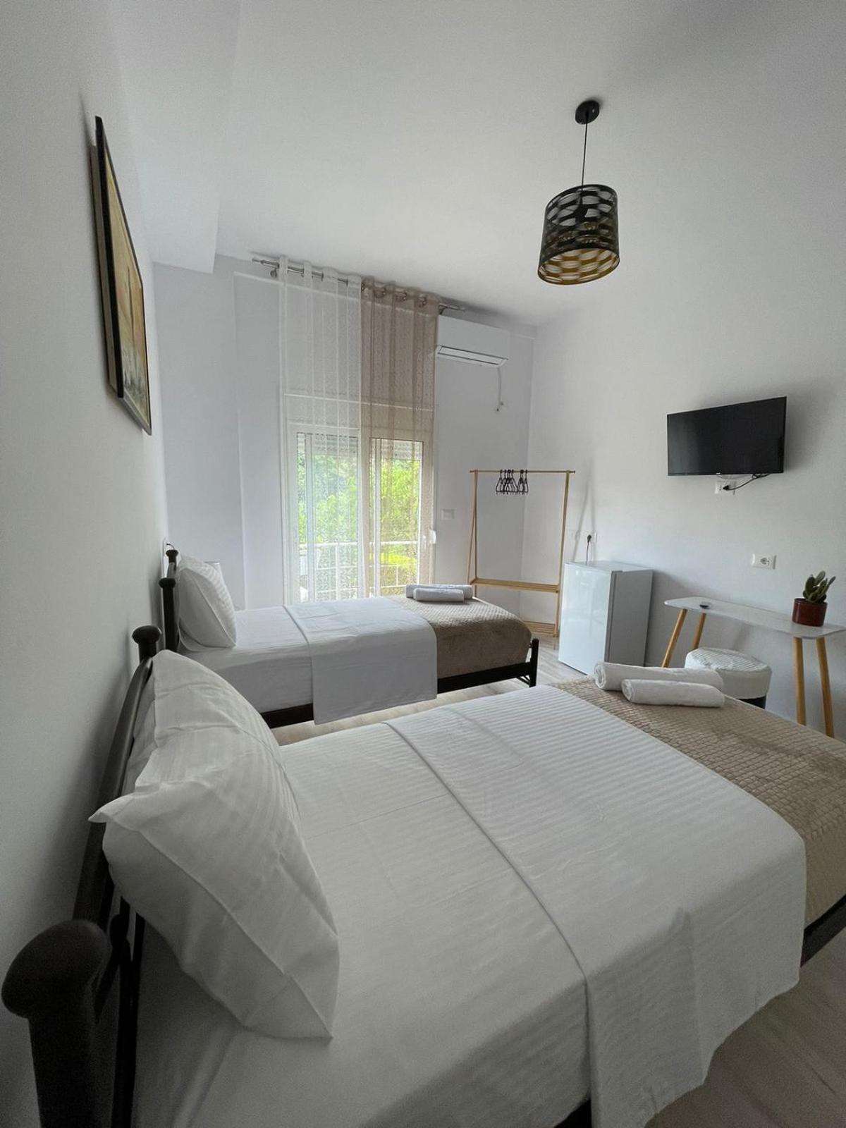 Ilvi Guesthouse Gjirokastër Eksteriør billede