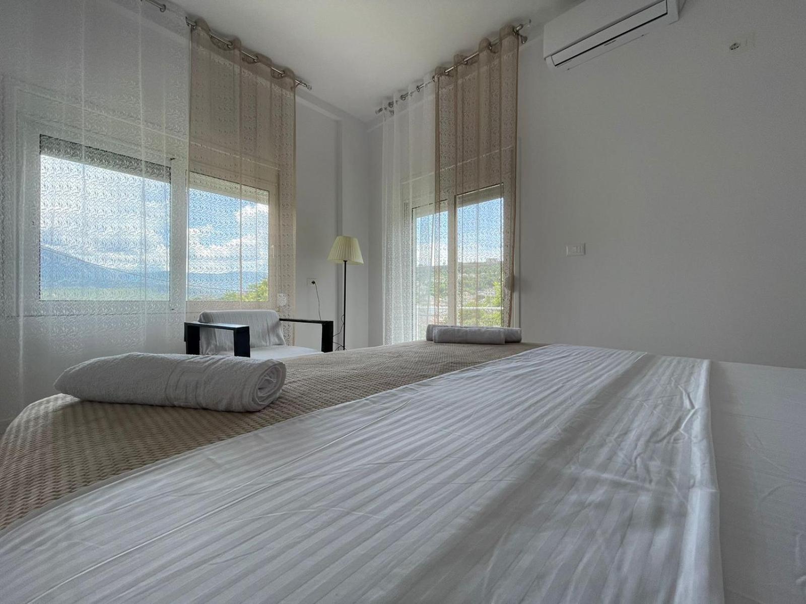 Ilvi Guesthouse Gjirokastër Eksteriør billede