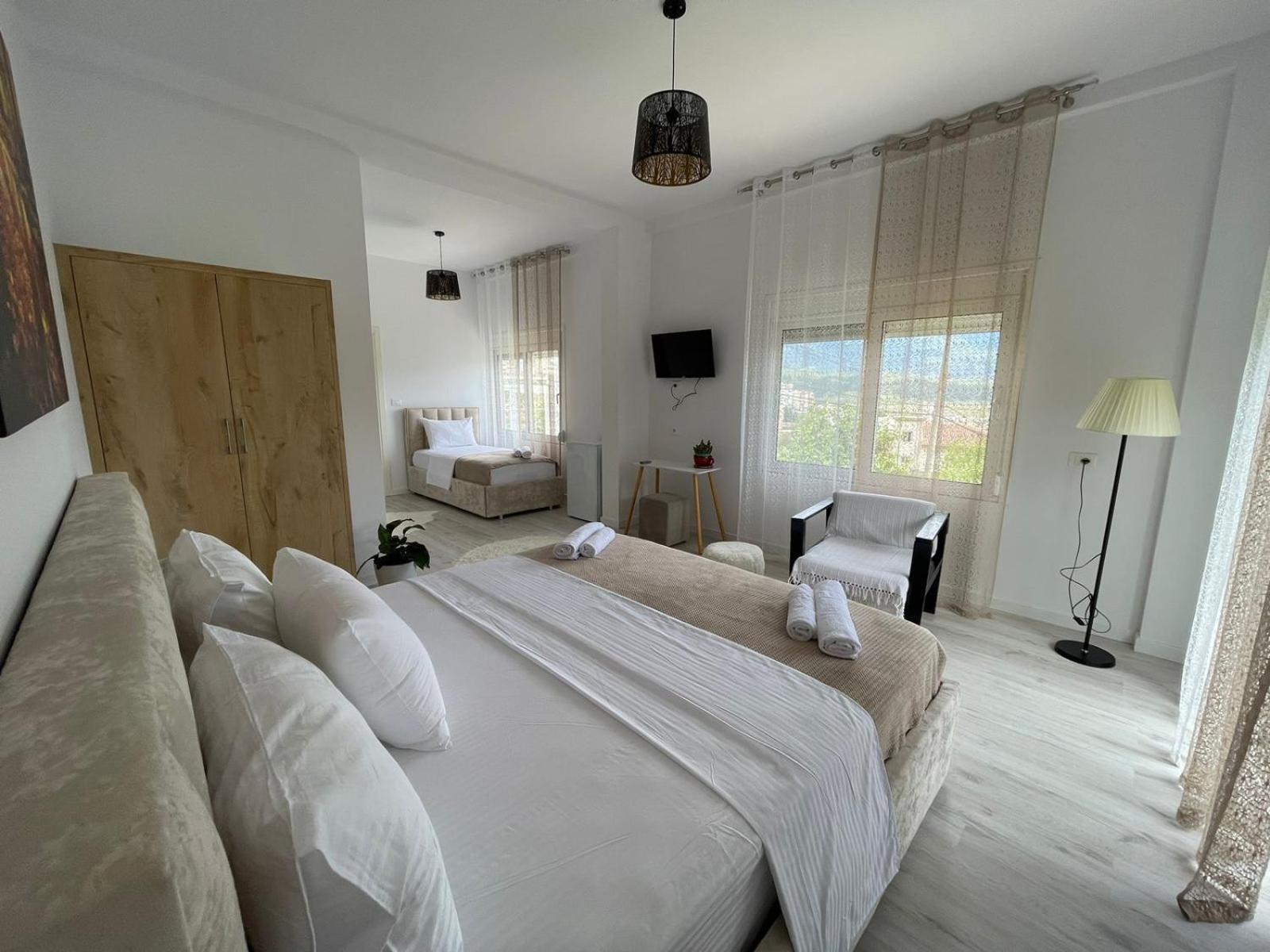 Ilvi Guesthouse Gjirokastër Eksteriør billede