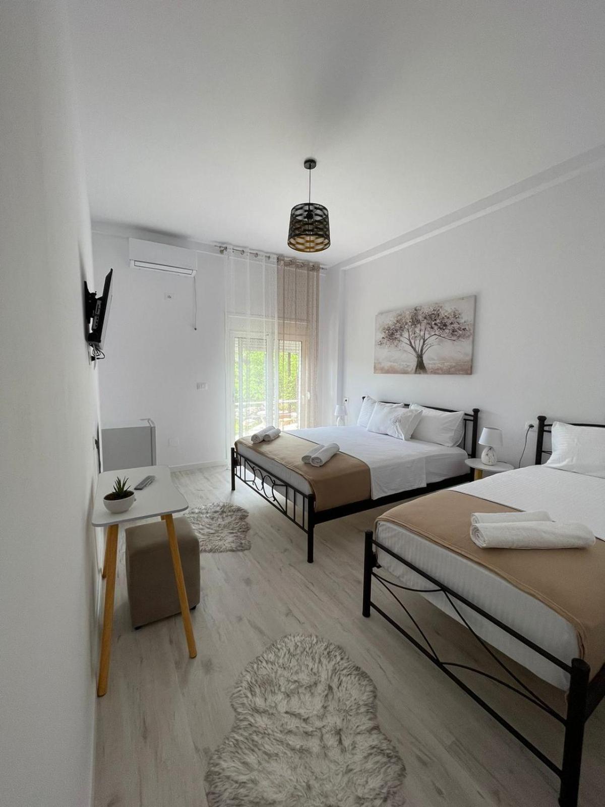 Ilvi Guesthouse Gjirokastër Eksteriør billede