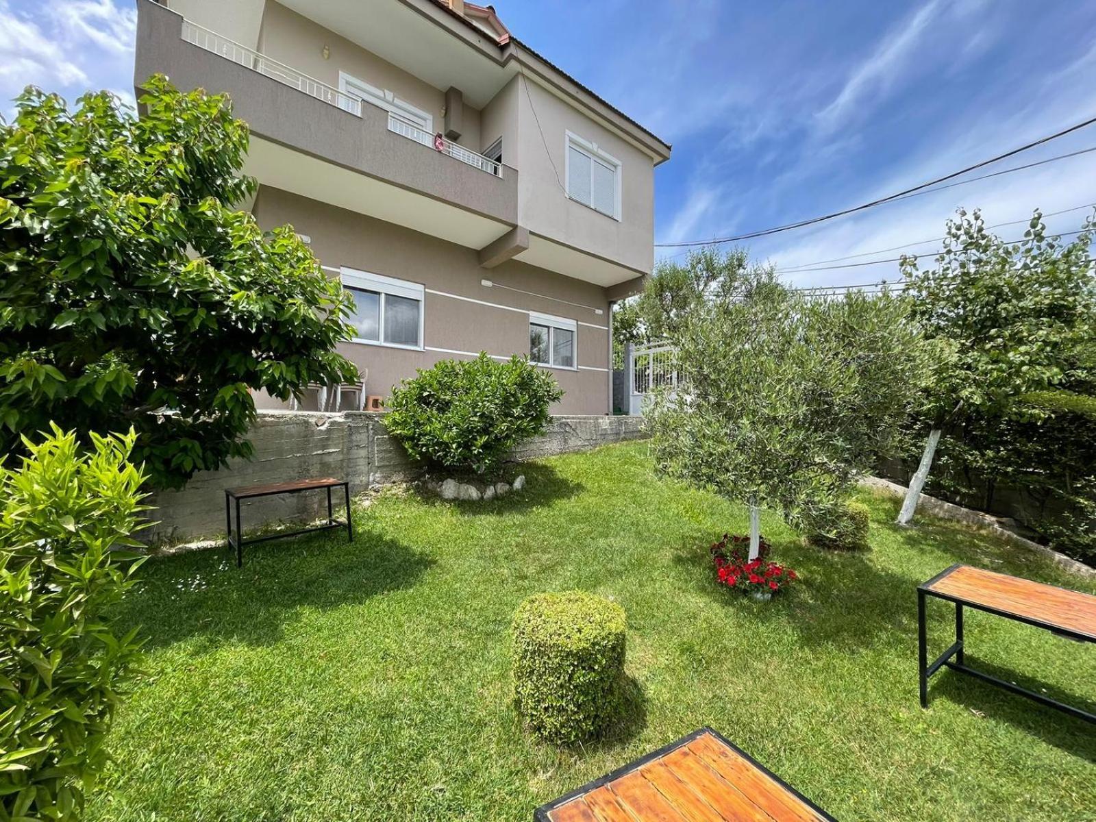 Ilvi Guesthouse Gjirokastër Eksteriør billede
