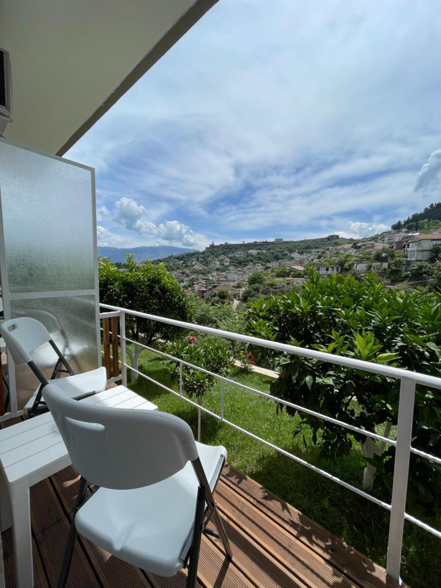 Ilvi Guesthouse Gjirokastër Eksteriør billede