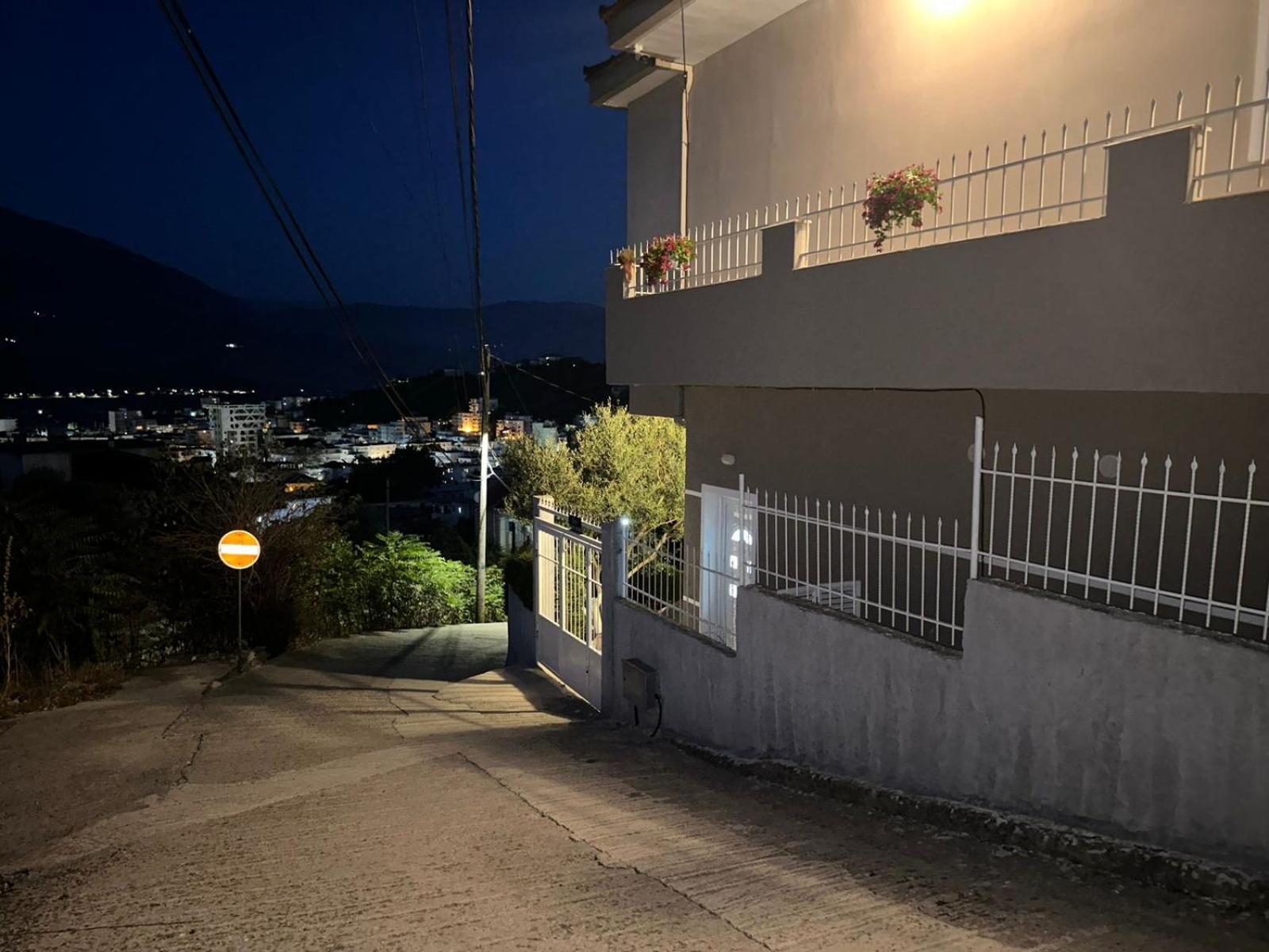 Ilvi Guesthouse Gjirokastër Eksteriør billede