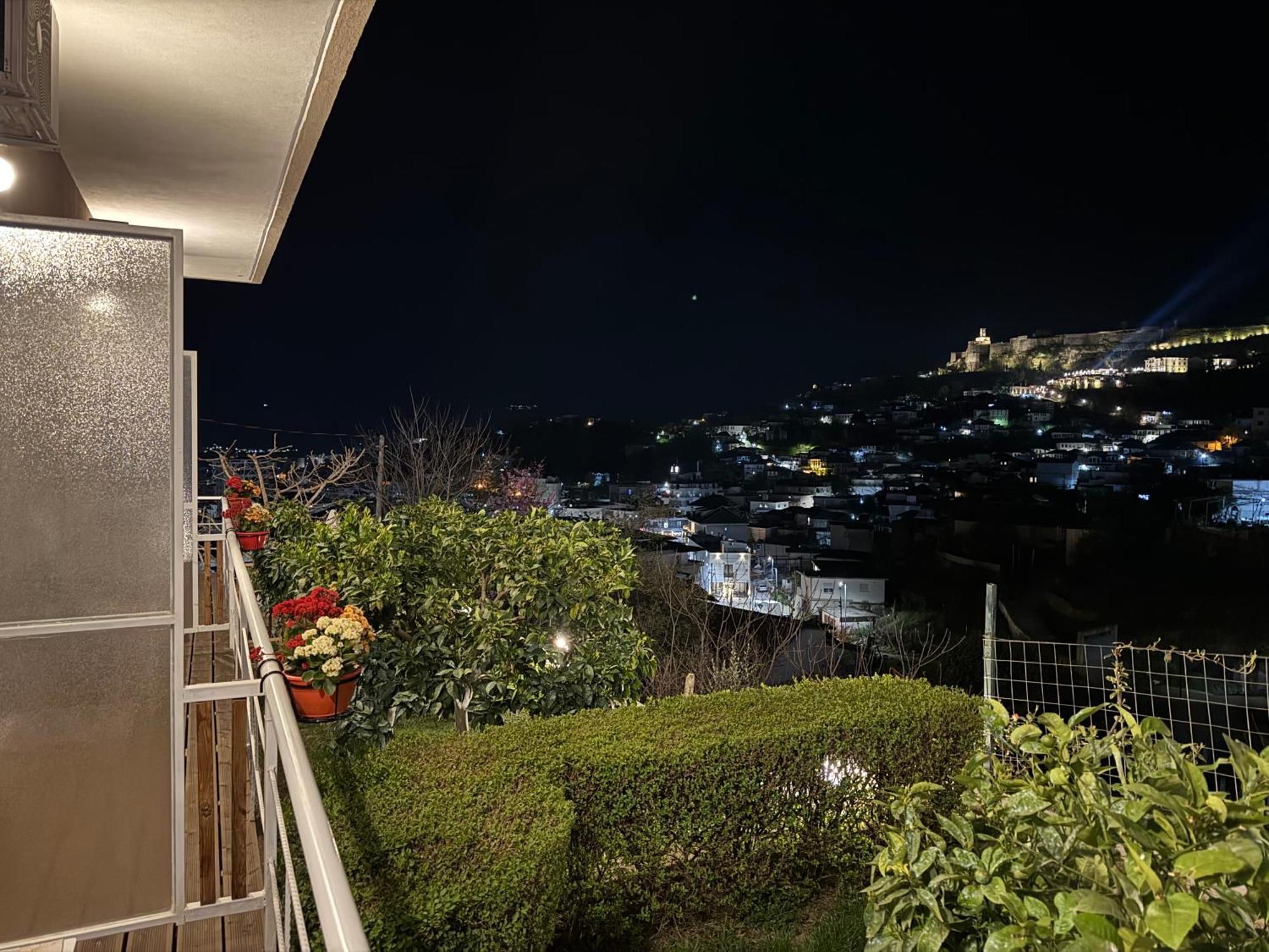 Ilvi Guesthouse Gjirokastër Eksteriør billede