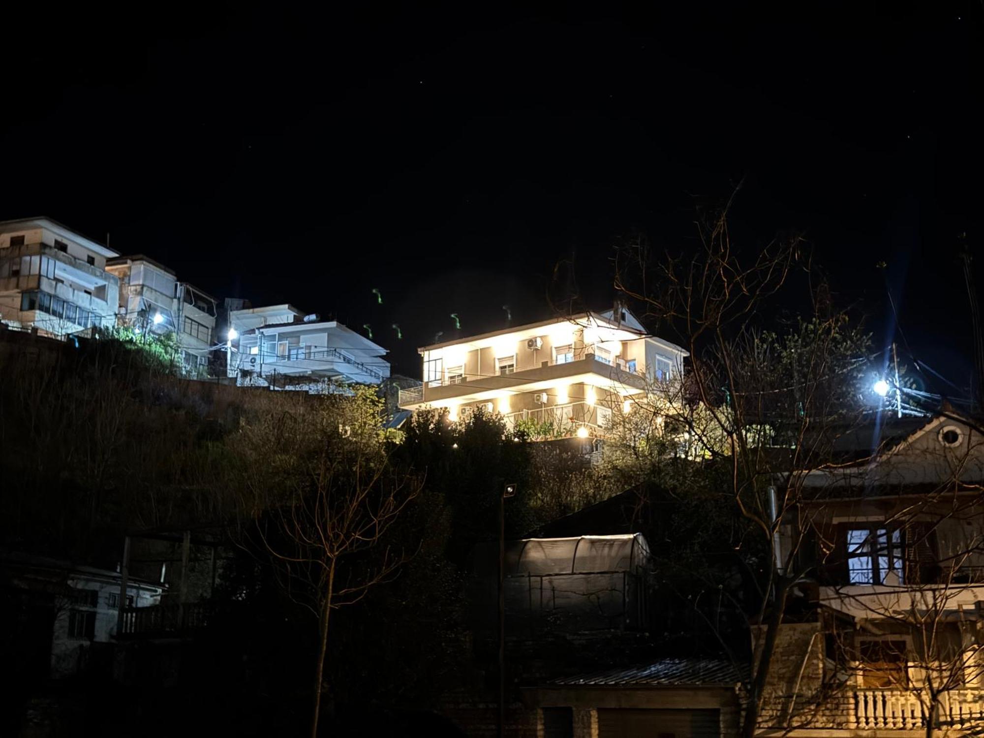 Ilvi Guesthouse Gjirokastër Eksteriør billede