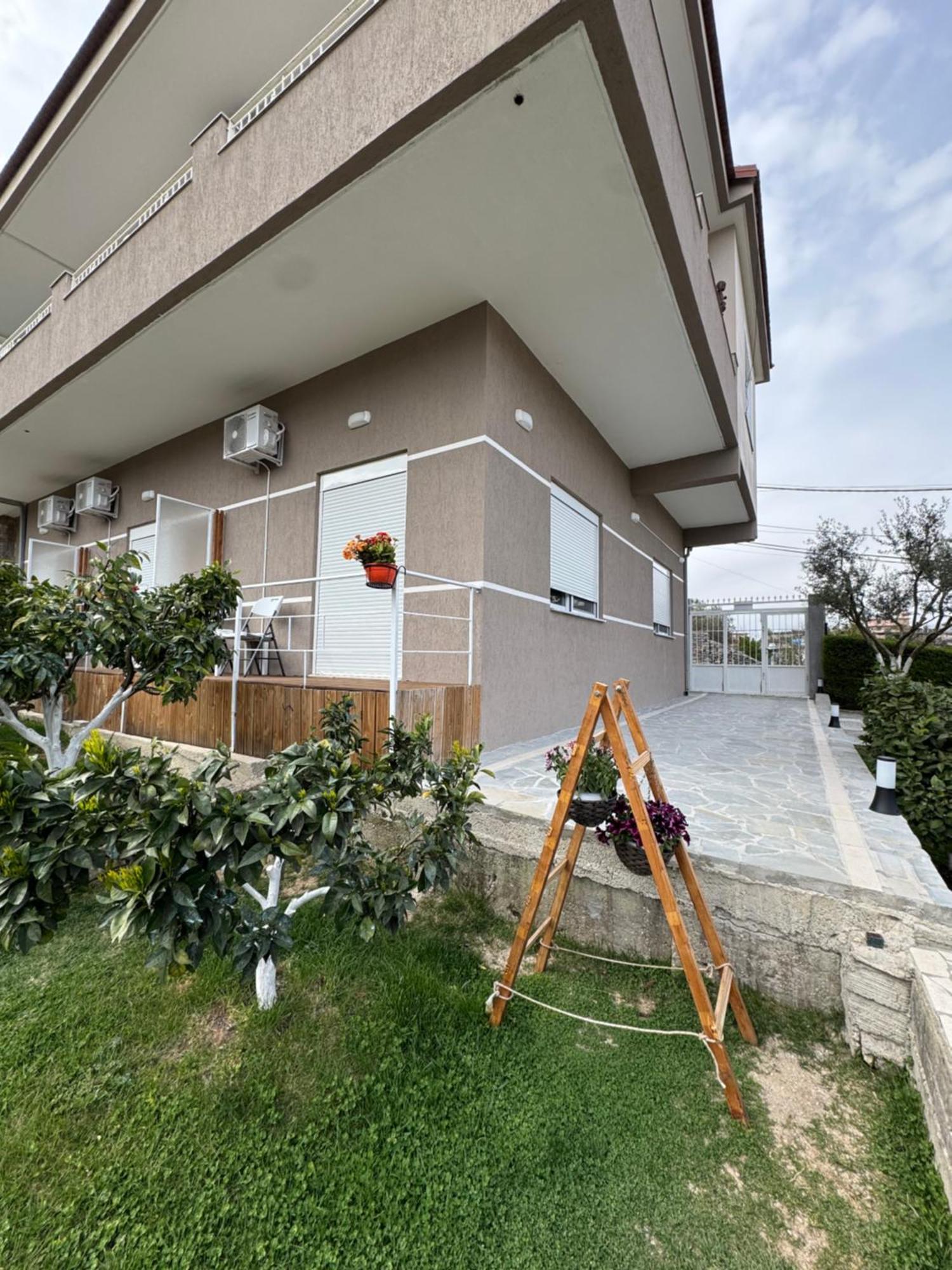 Ilvi Guesthouse Gjirokastër Eksteriør billede